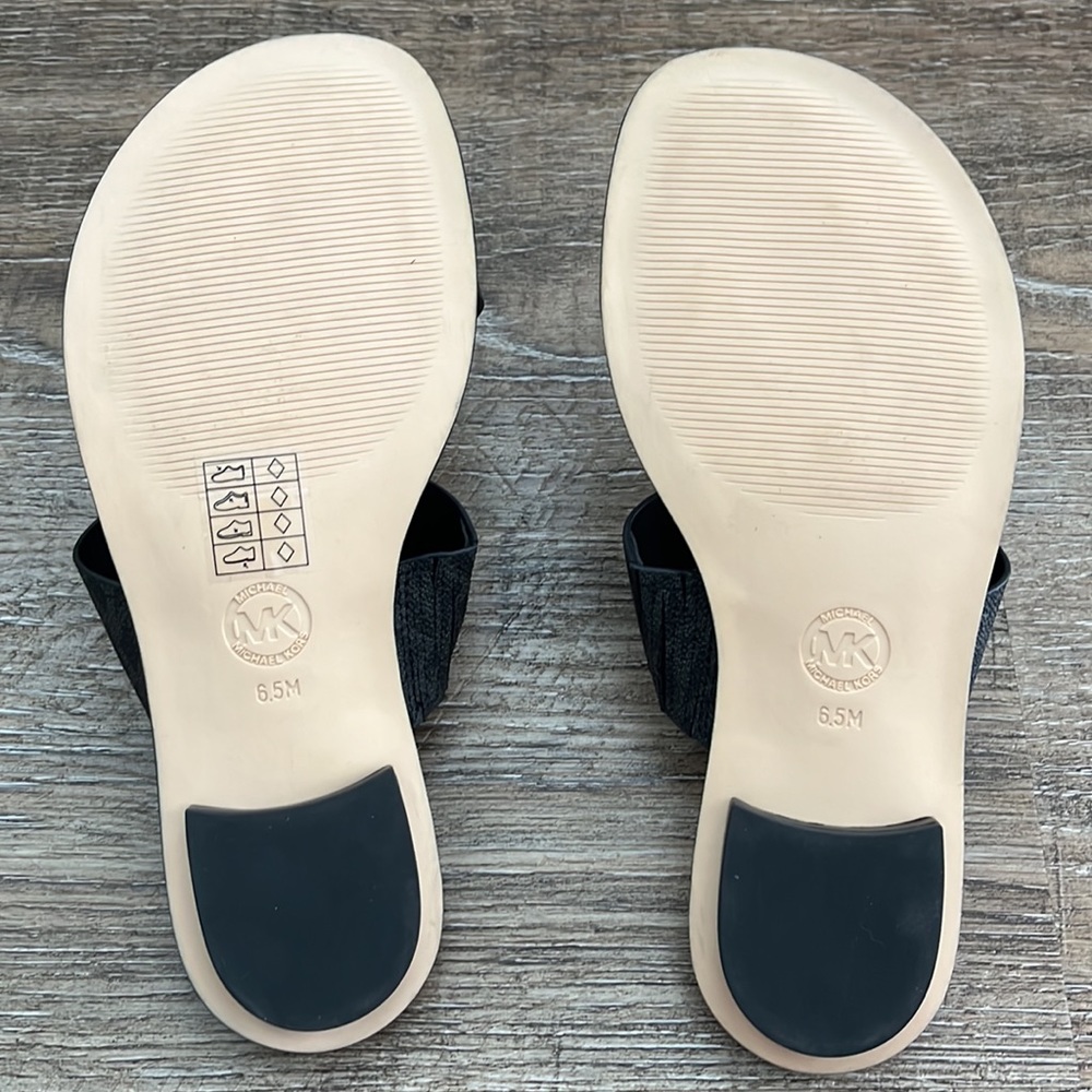 MICHEAL KORS FLAT SANDAL (NWOT) - Picture 3 of 7